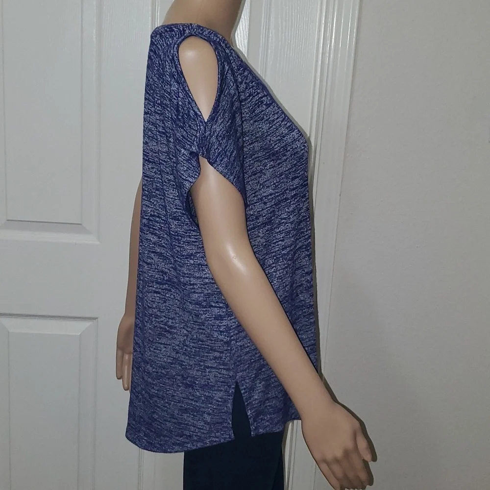 Apt.9 M marled blue and grey cold shoulder cozy knit medium weight top - Picture 3 of 7